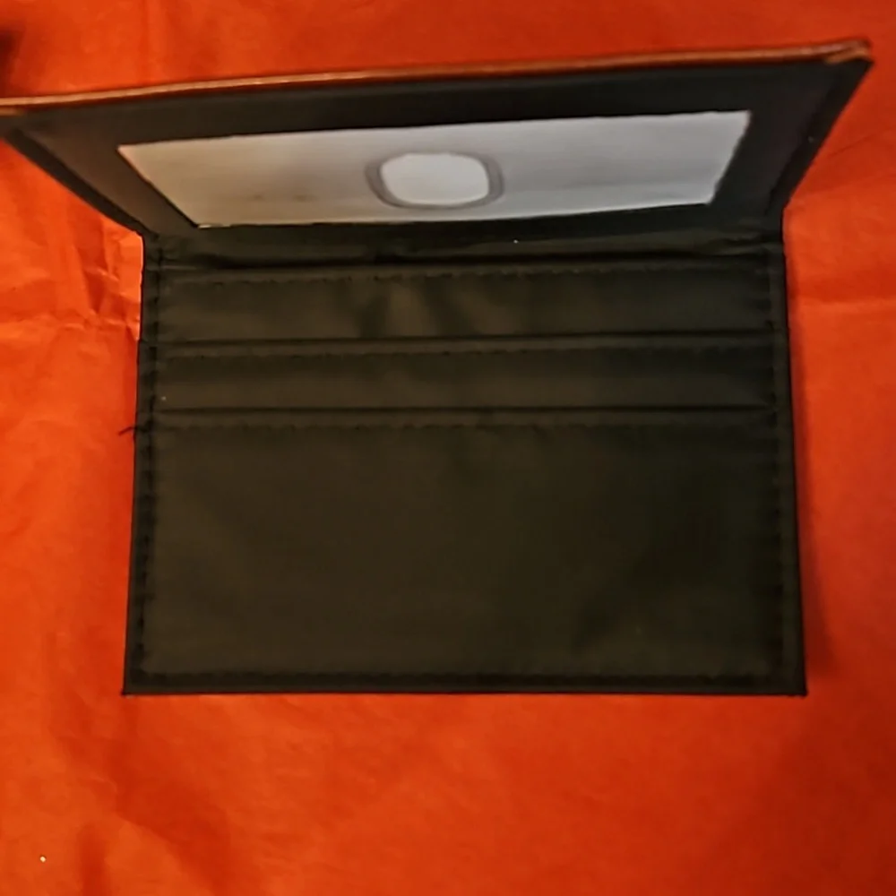 Mens Wallets - Picture 3 of 5